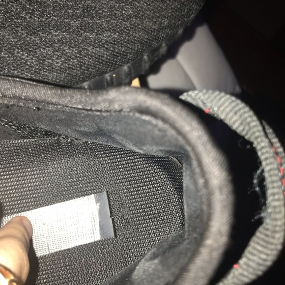 Black yeezys - Picture 4 of 5